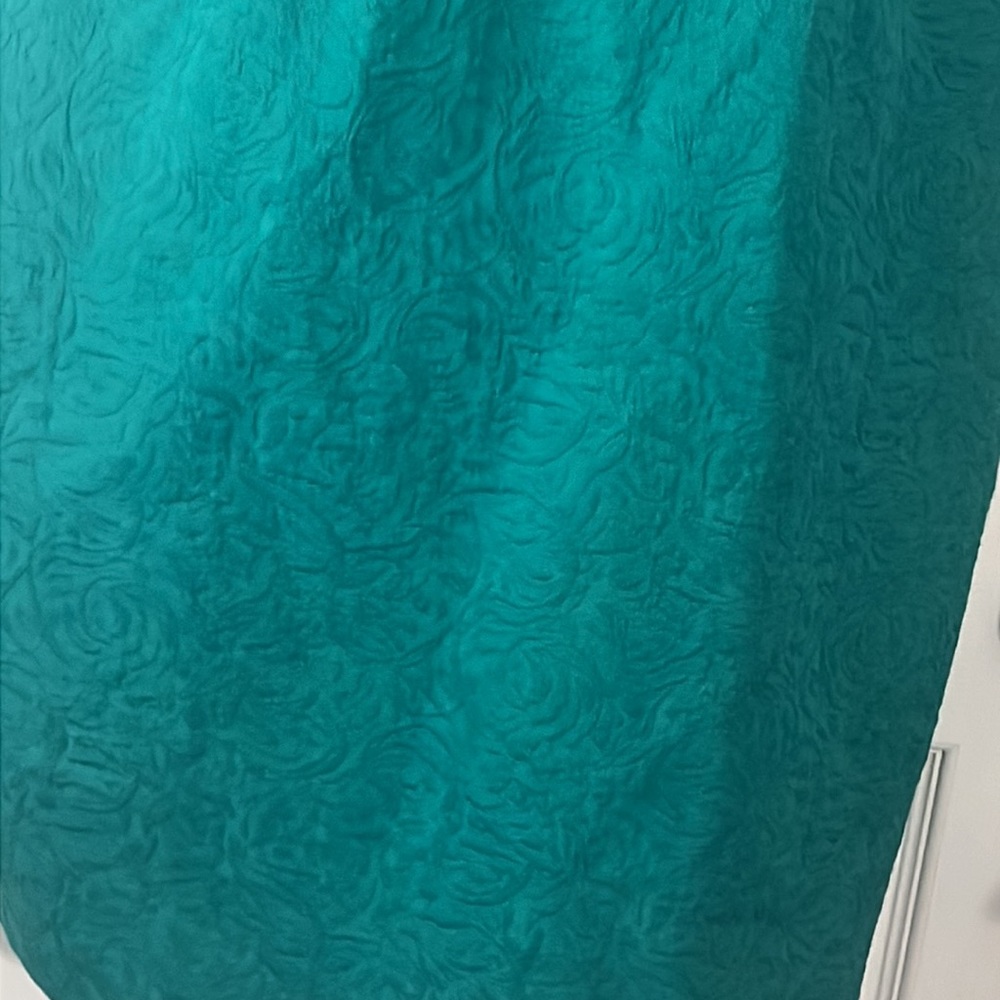 Dress - Picture 2 of 6